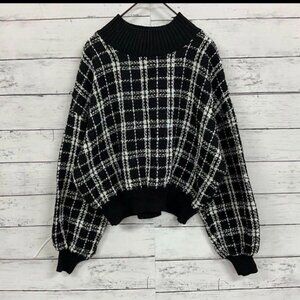 Flatdult  Balloon Sleeve Check Knit Top Figure-Flattering
